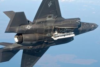 Jedna z historických zakázek na F-35A v troskách. Letectvo zkoumá švédskou nabídku na Gripeny E/F